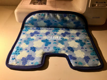 Load image into Gallery viewer, car seat protector, car seat pad, waterproof pad, accident pad, potty training pad, potty training, toilet training, pee pad, wee pad