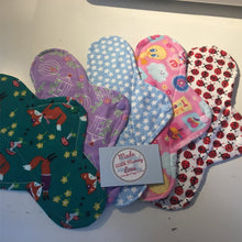 Load image into Gallery viewer, Menstrual Pads, Cloth Pad Set, Reusable Pads, Reusable Cloth Pads, CSP, WSP, Sanitary Pads, Cloth Pads, Mamacloth, Mama cloth