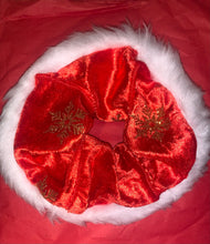 Load image into Gallery viewer, Christmas Scrunchie