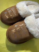 Load image into Gallery viewer, Personalised Mother’s Day slippers, Mother’s Day slippers, mum slippers