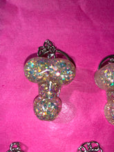Load image into Gallery viewer, Glitter penis keyring