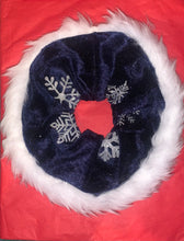 Load image into Gallery viewer, Christmas Scrunchie